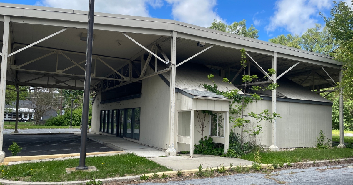 Vacant property, formerly Citizens Bank, at 601–605 E Main Street, Kutztown, PA, view from Main Street